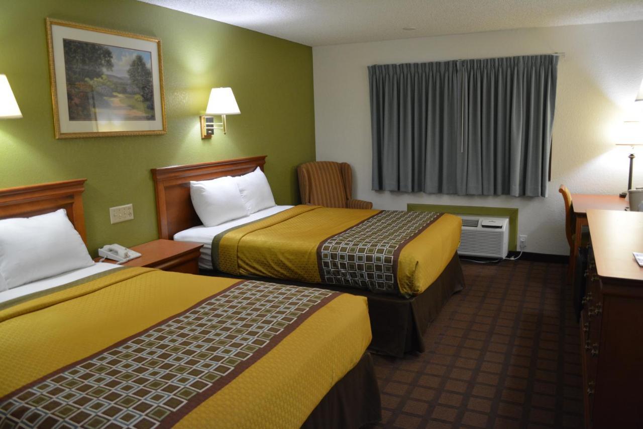Bloomer Inn & Suites Exterior foto