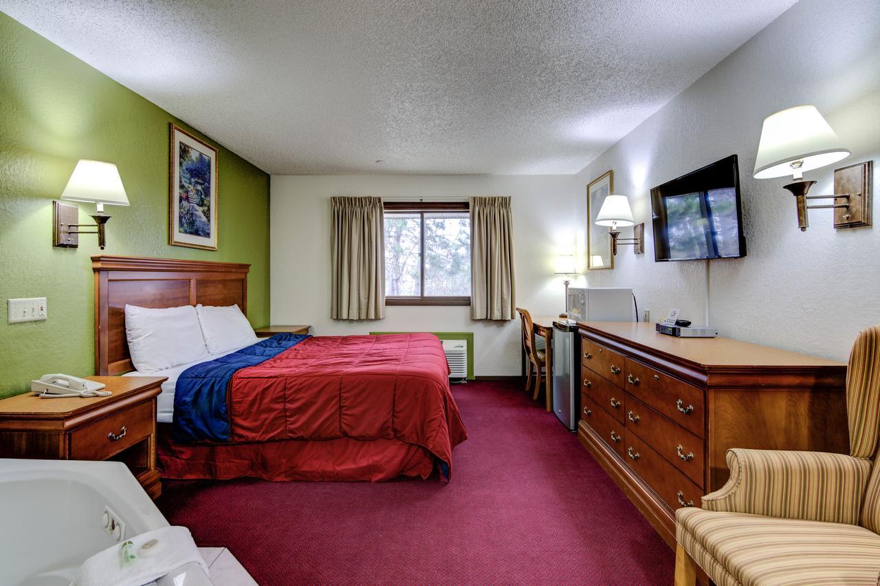 Bloomer Inn & Suites Exterior foto