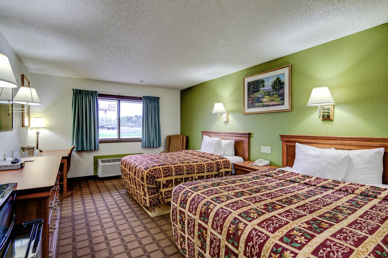 Bloomer Inn & Suites Exterior foto