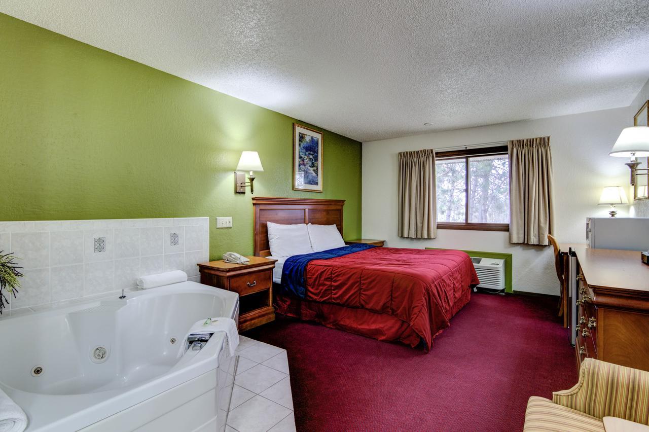 Bloomer Inn & Suites Exterior foto