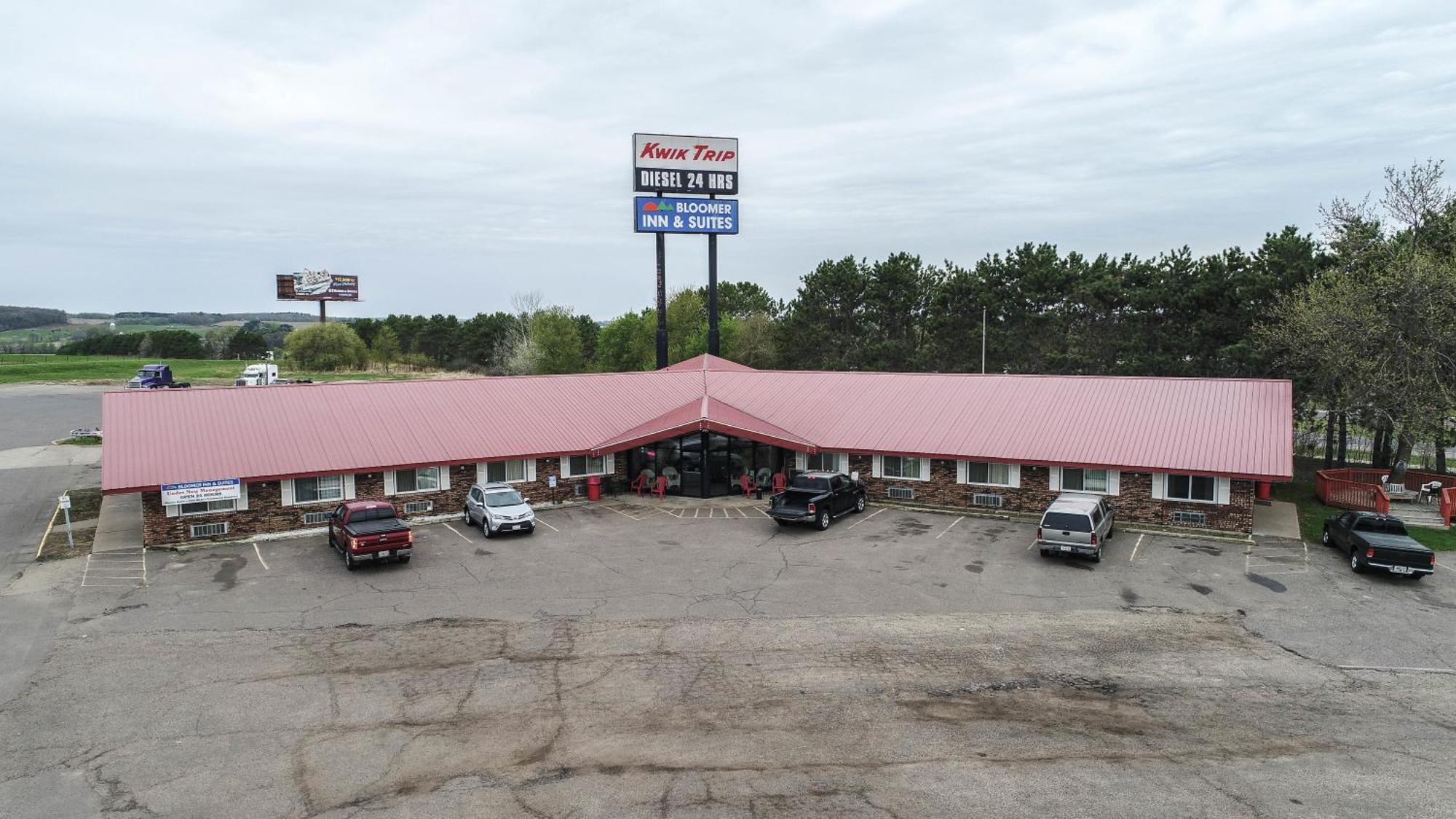 Bloomer Inn & Suites Exterior foto