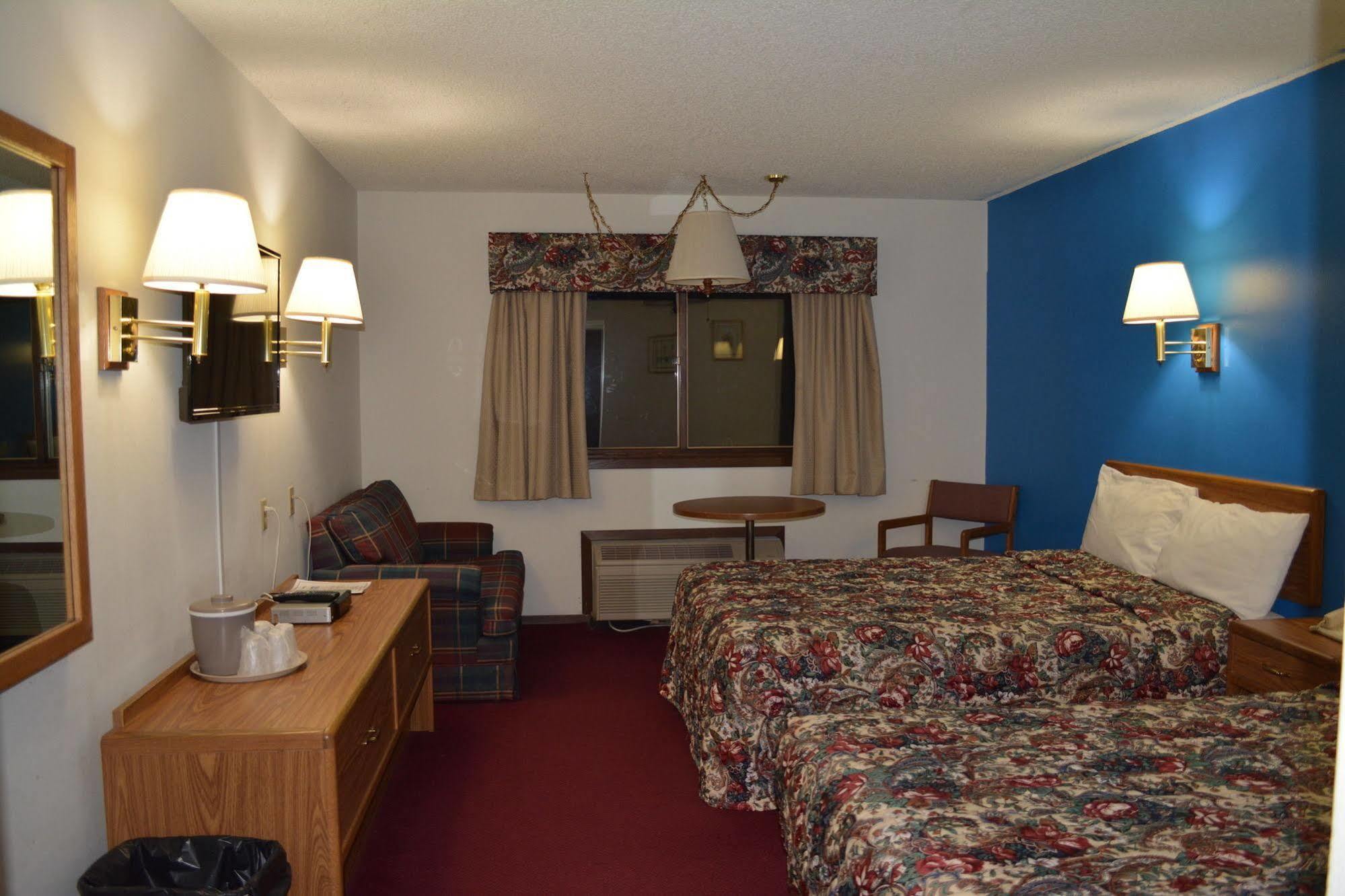Bloomer Inn & Suites Exterior foto